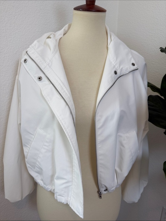 Gu Jackets & Blazers - GU White Hooded Jacket